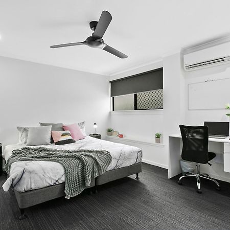 הוסטל קאירנס Mihaven Shared Living - Martyn St מראה חיצוני תמונה