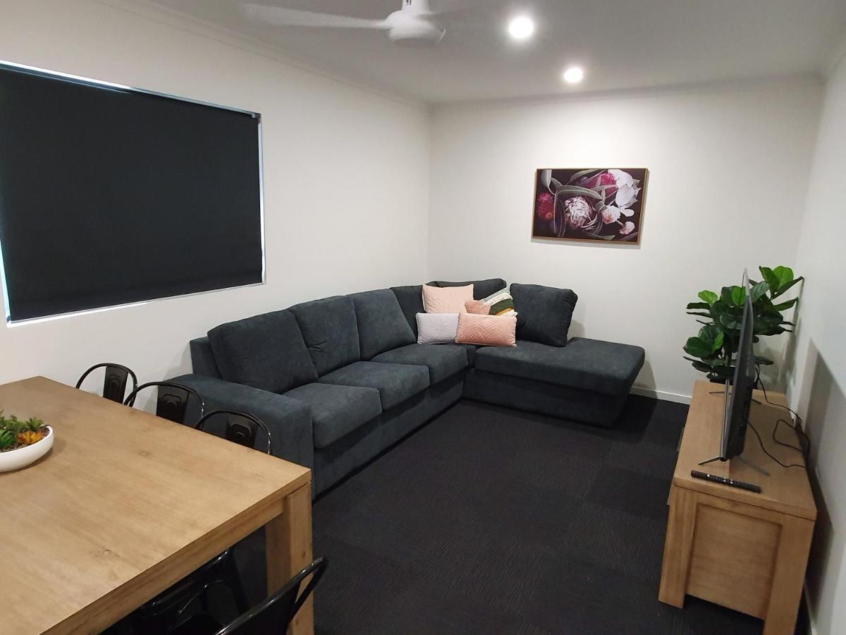 הוסטל קאירנס Mihaven Shared Living - Martyn St מראה חיצוני תמונה