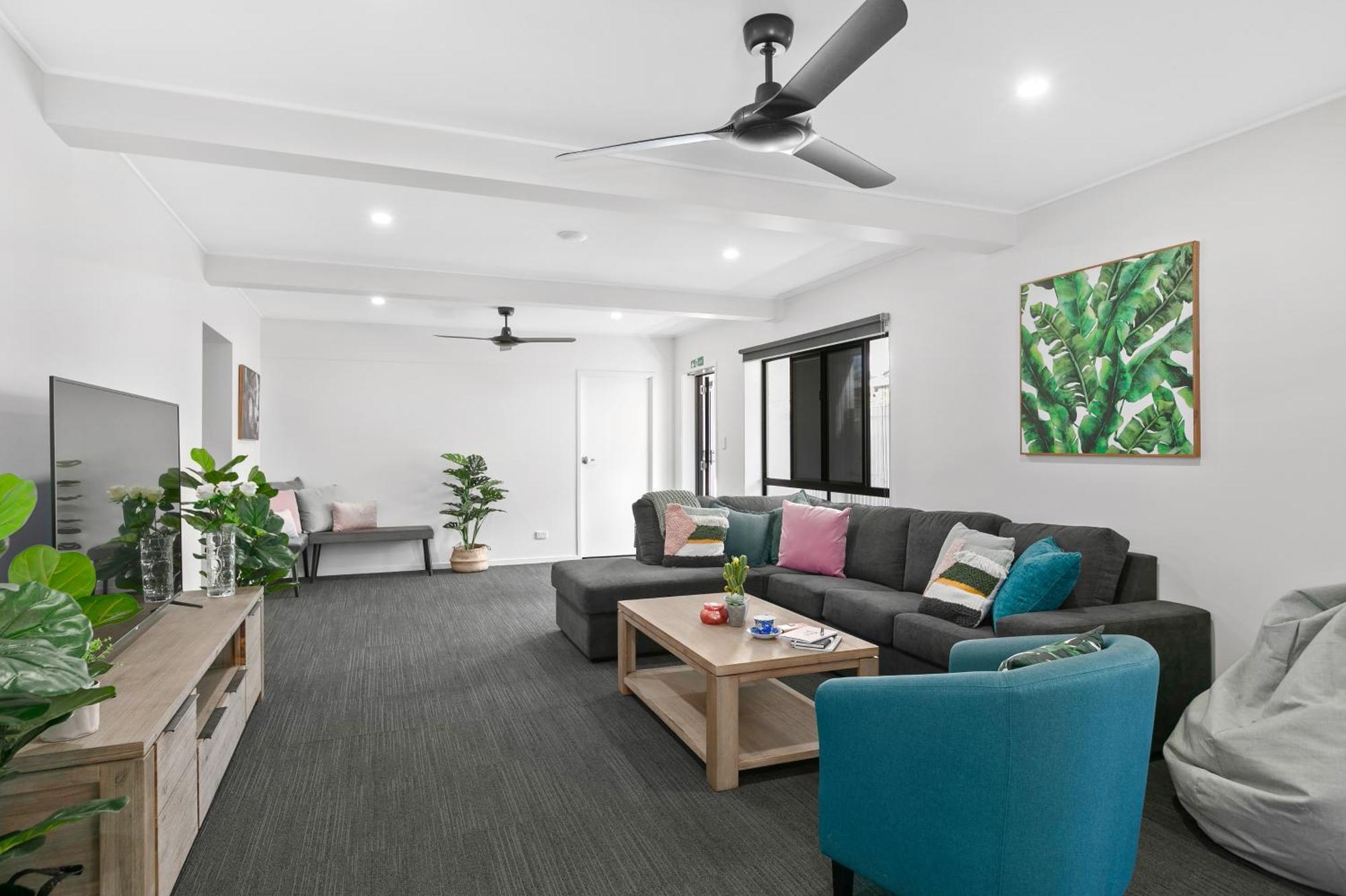 הוסטל קאירנס Mihaven Shared Living - Martyn St מראה חיצוני תמונה