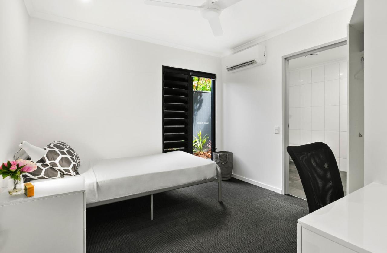 הוסטל קאירנס Mihaven Shared Living - Martyn St מראה חיצוני תמונה