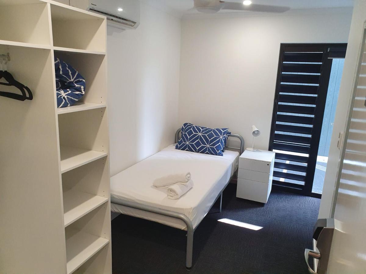 הוסטל קאירנס Mihaven Shared Living - Martyn St מראה חיצוני תמונה