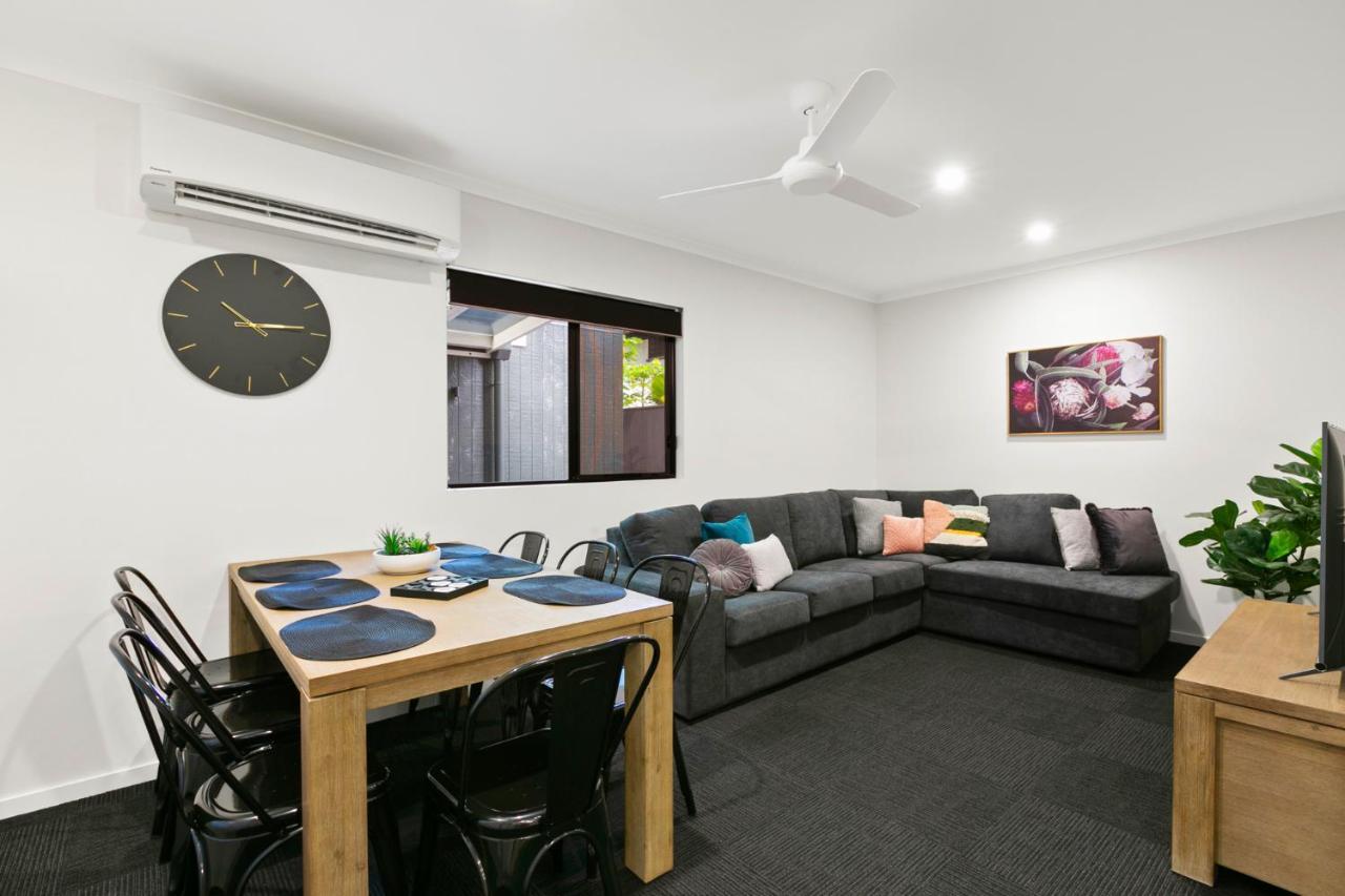 הוסטל קאירנס Mihaven Shared Living - Martyn St מראה חיצוני תמונה
