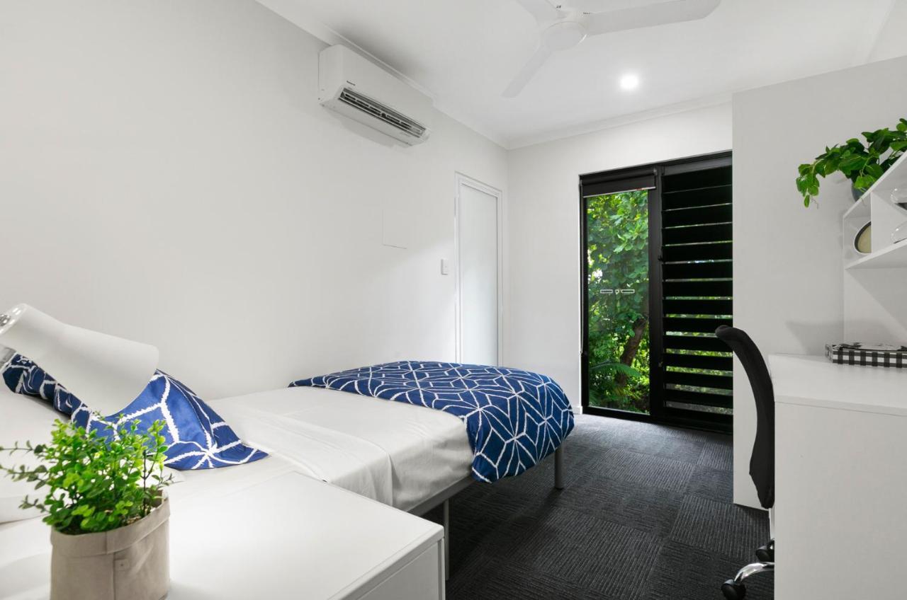 הוסטל קאירנס Mihaven Shared Living - Martyn St מראה חיצוני תמונה