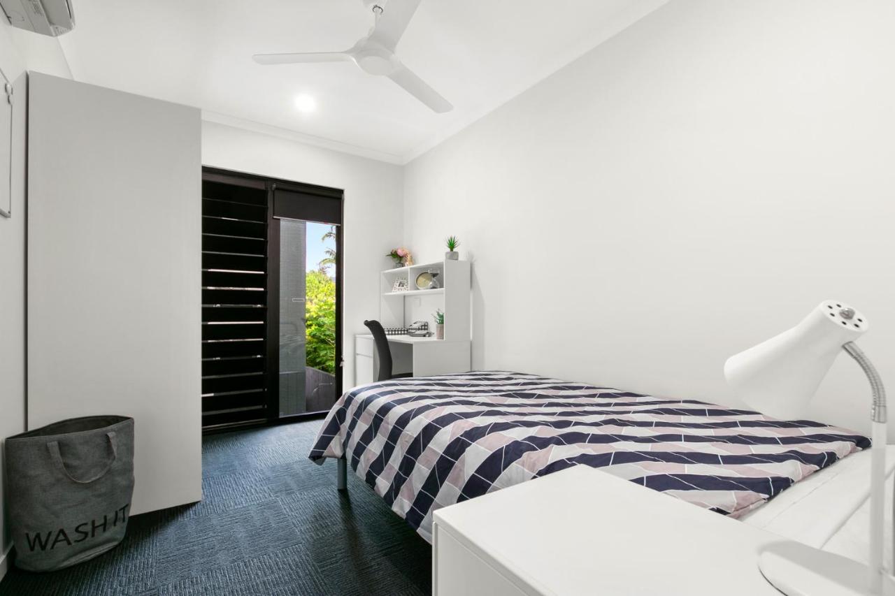 הוסטל קאירנס Mihaven Shared Living - Martyn St מראה חיצוני תמונה